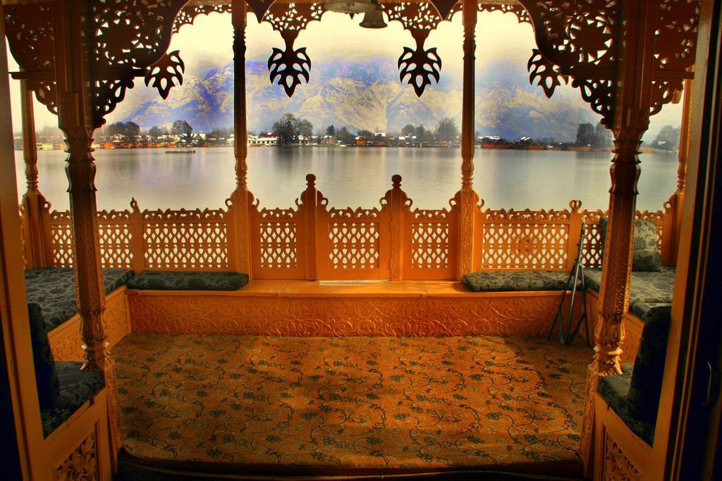 Hotel Yadgaar Houseboats Srīnagar Exteriér fotografie